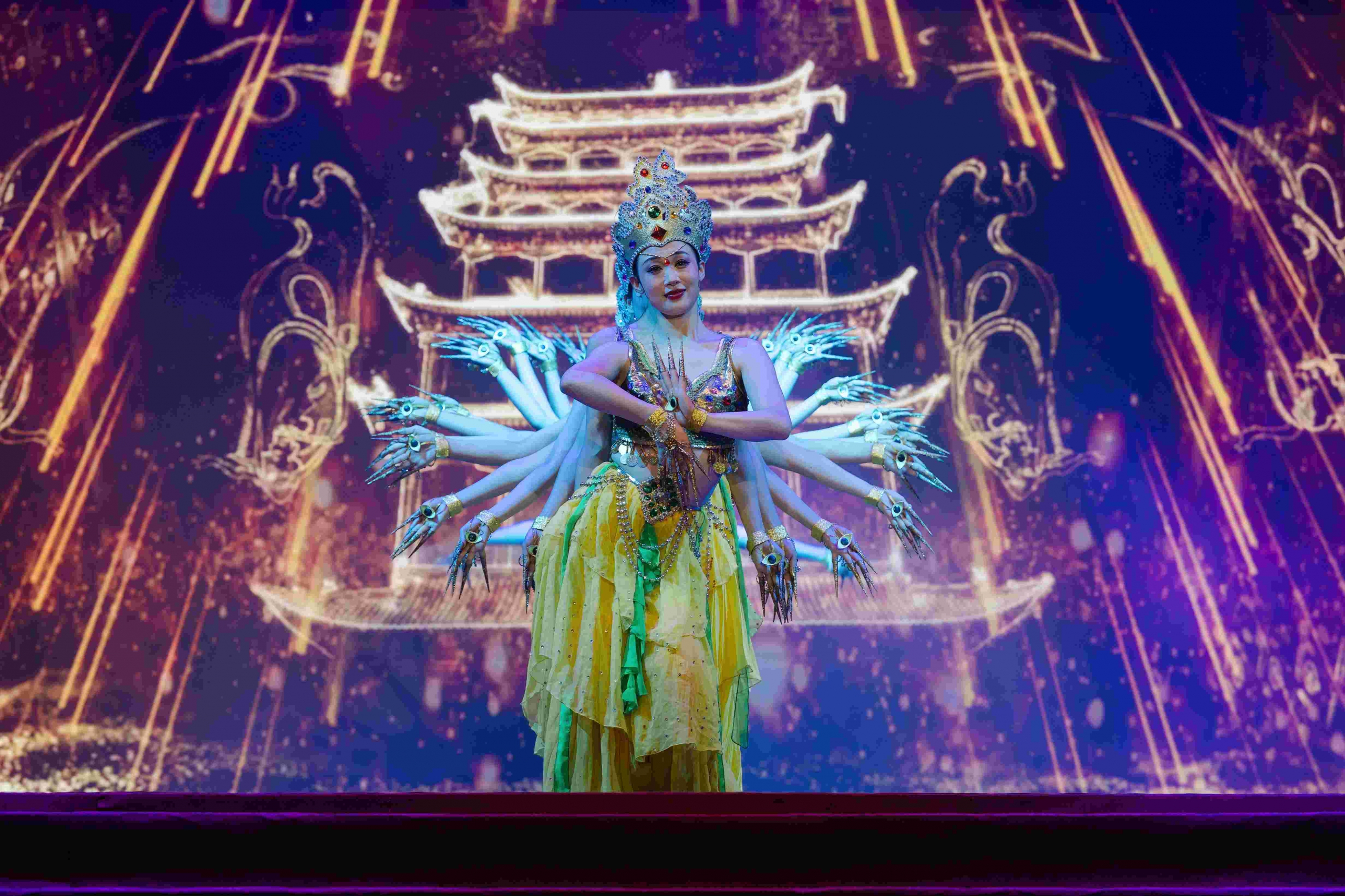 甘肃省歌剧院呈献舞蹈《千手观音》