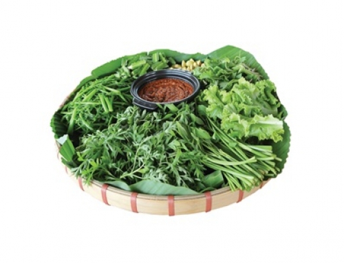 野菜在舌尖奏乐——传统马来野菜拼盘